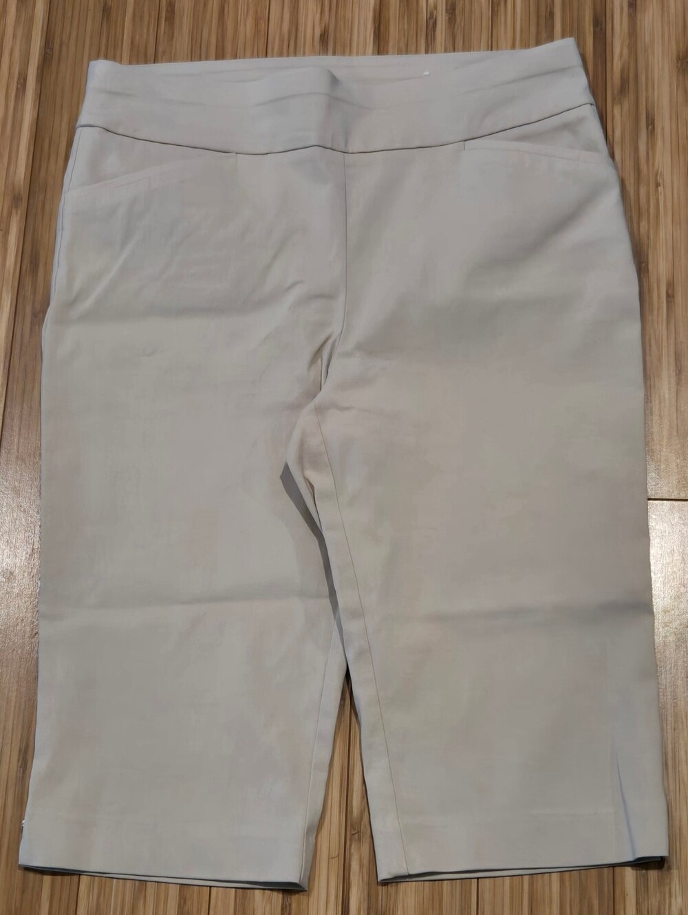 Chicos Women's Beige Ponte Knit Pull-On Bermuda Shorts